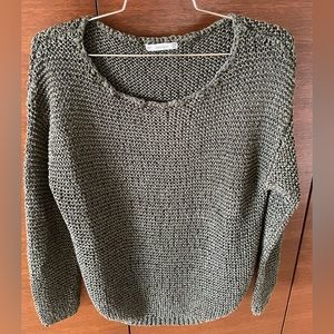Zara scoop neck, long sleeve loose knit. Like new, worn once. Women’s size M